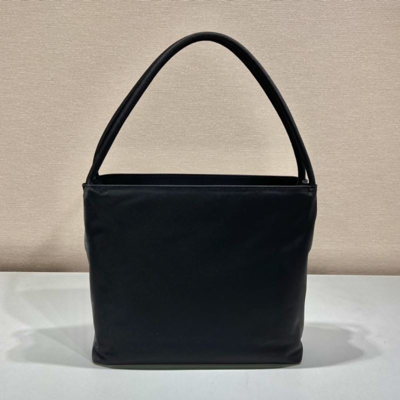 Pra*a tote bags